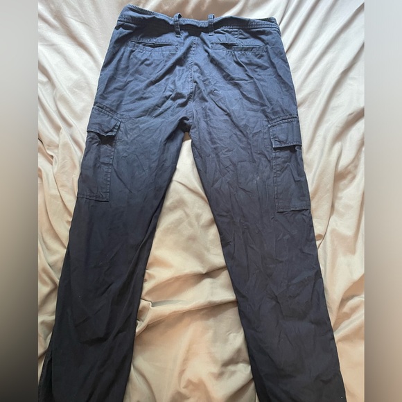 Old navy cargos - Picture 2 of 3
